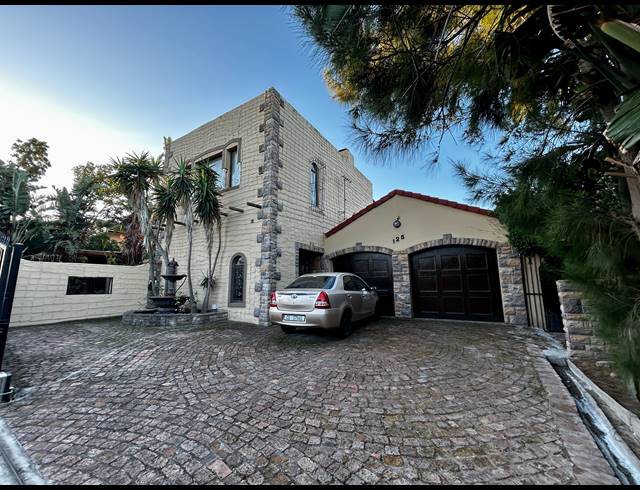1,004M² VACANT LAND FOR SALE IN TABLE VIEW